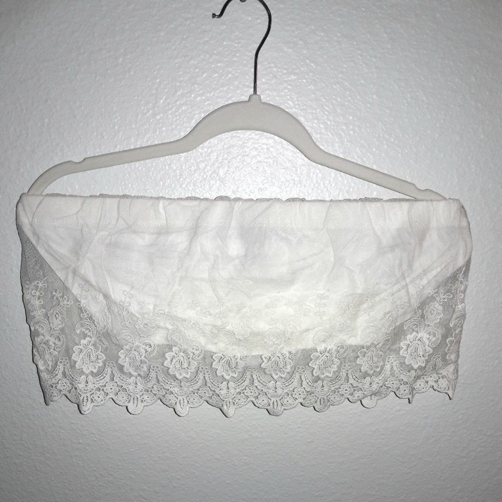 🌼Strapless Lace Crop-Top🌼